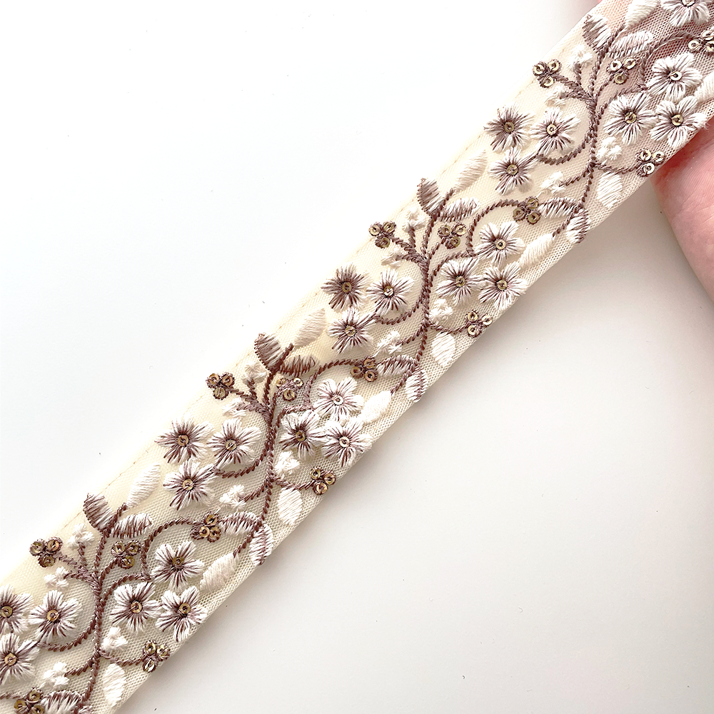 1054 【 幅:5cm 】 インド刺繍リボン クリーム チュール パープルベージュ ホワイト