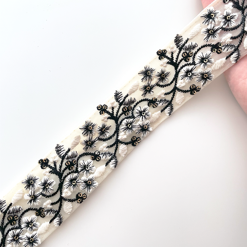1056 【 幅:5cm 】 インド刺繍リボン クリーム チュール ホワイト ブラック