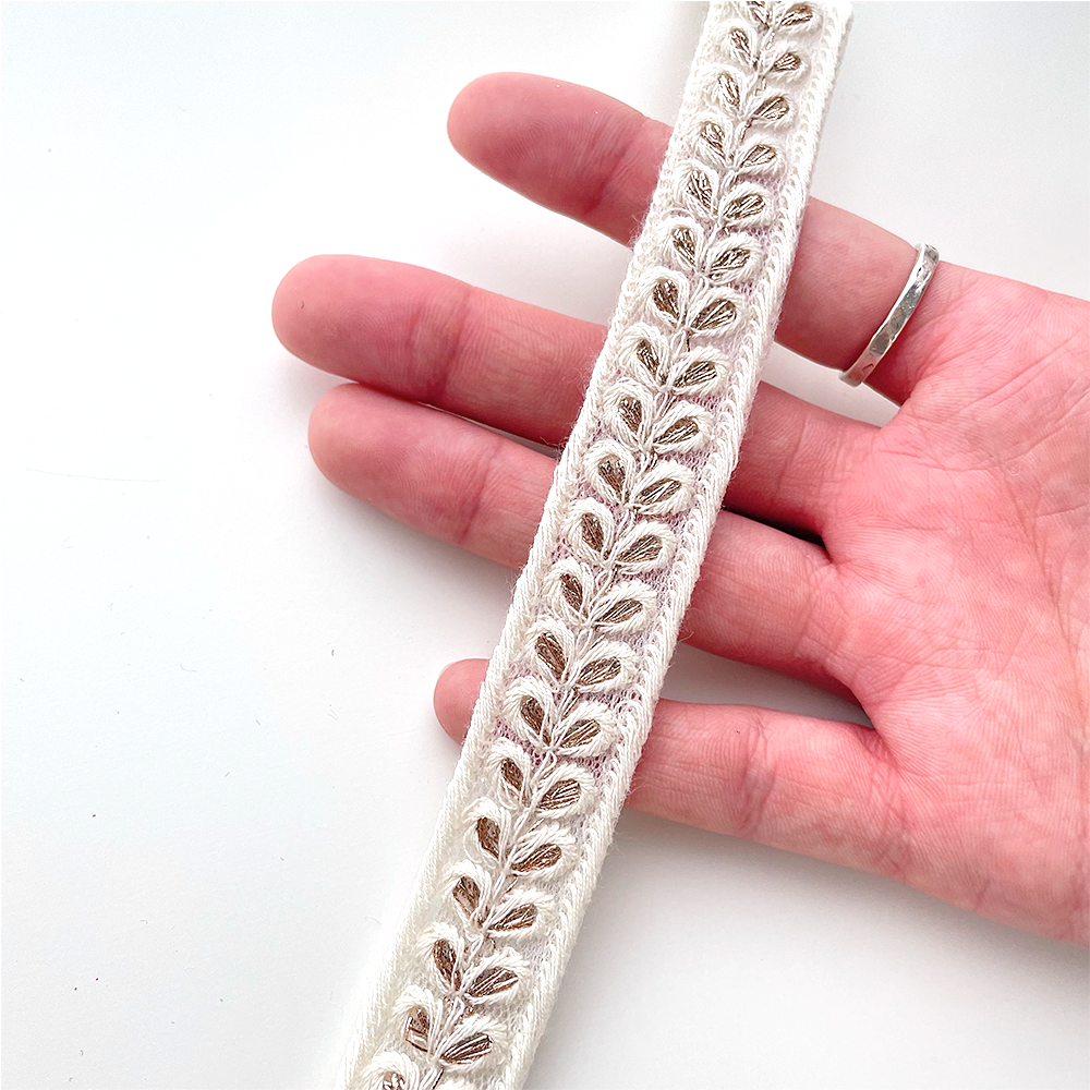 133 【 幅:2cm 】 インド刺繍リボン ホワイト チュール ゴールド