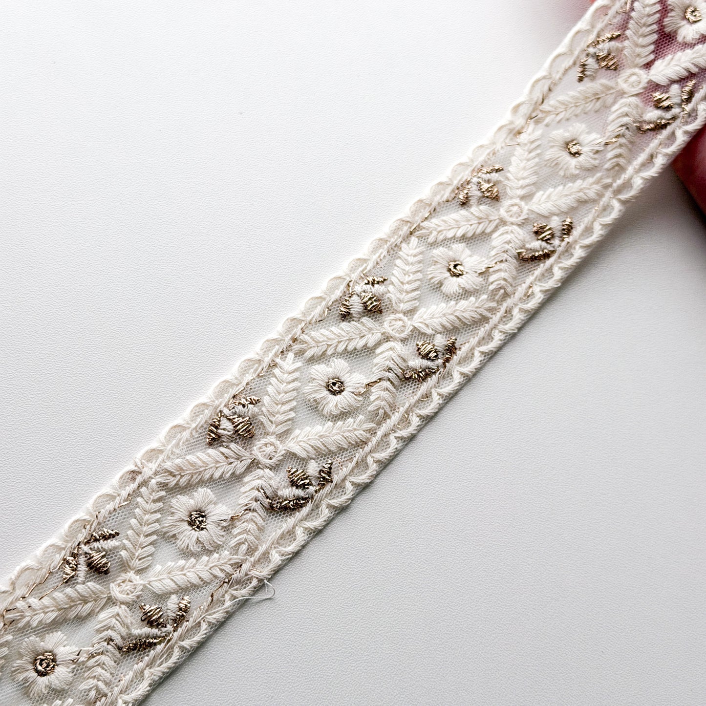 S396 インド刺繍リボン 4.5cm幅 チュール