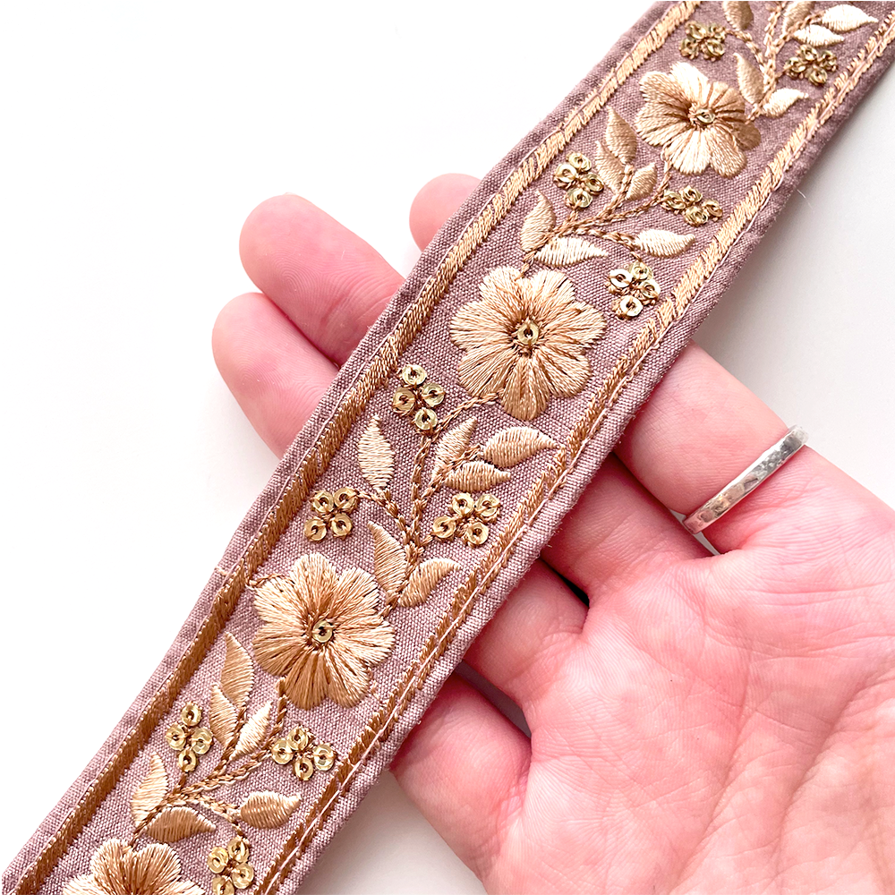 203 【 幅:3.5cm 】 インド刺繍リボン ピンク 布地 ベージュ ゴールド