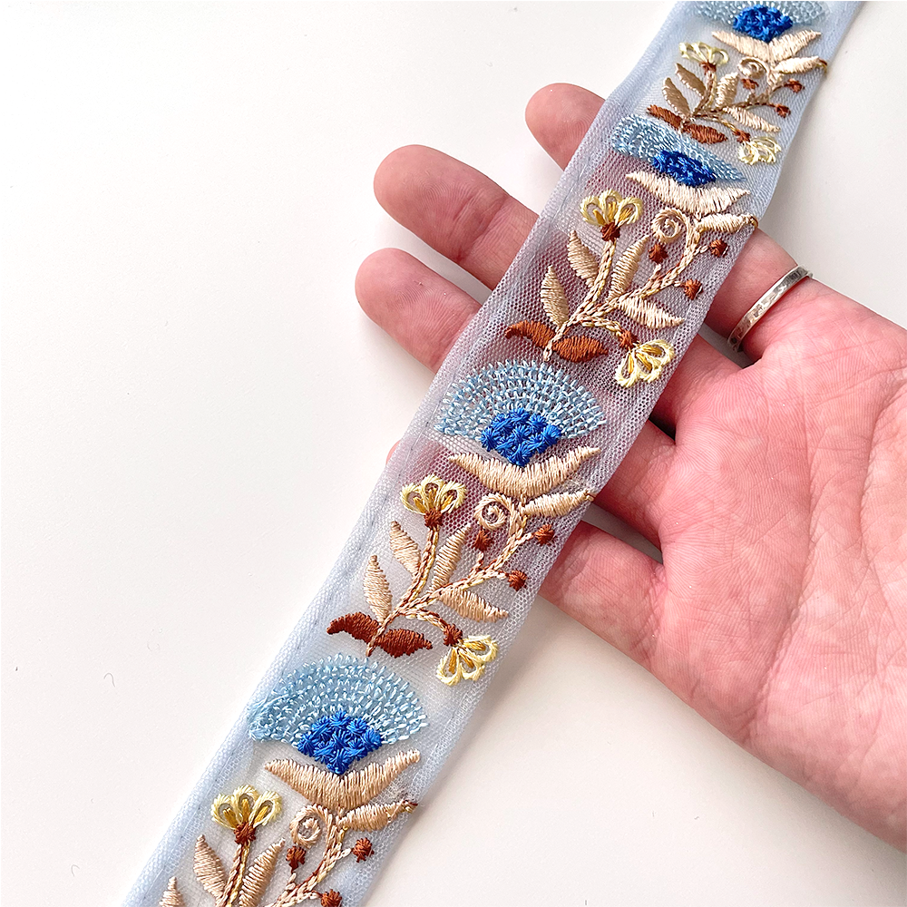 277 【 幅:3.5cm 】 インド刺繍リボン 水色 チュール