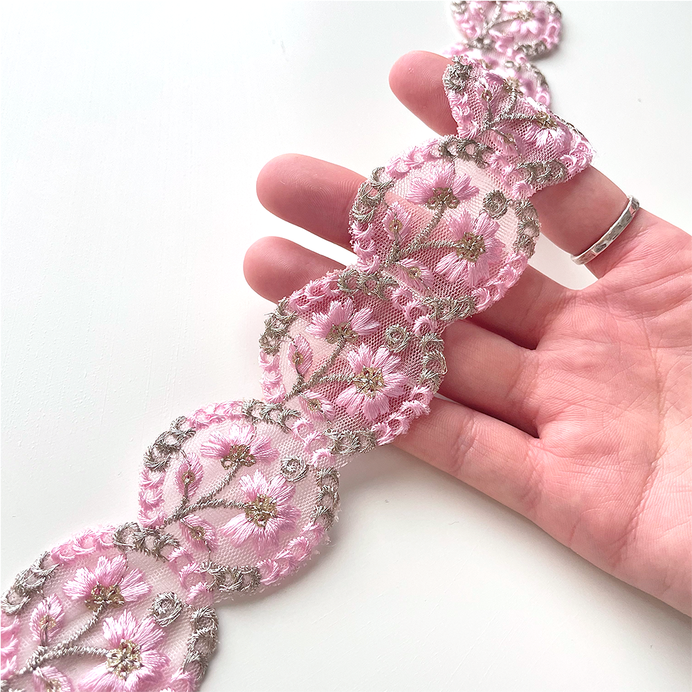 351 【 幅:4cm 】 インド刺繍リボン ベビーピンク チュール