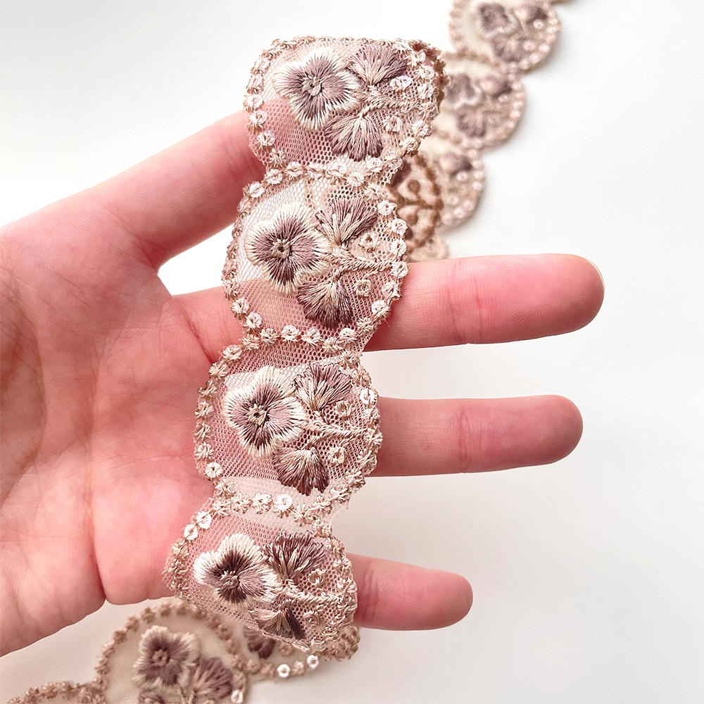 420 【 幅:4cm 】 インド刺繍リボン パステルグレイ チュール ホワイト