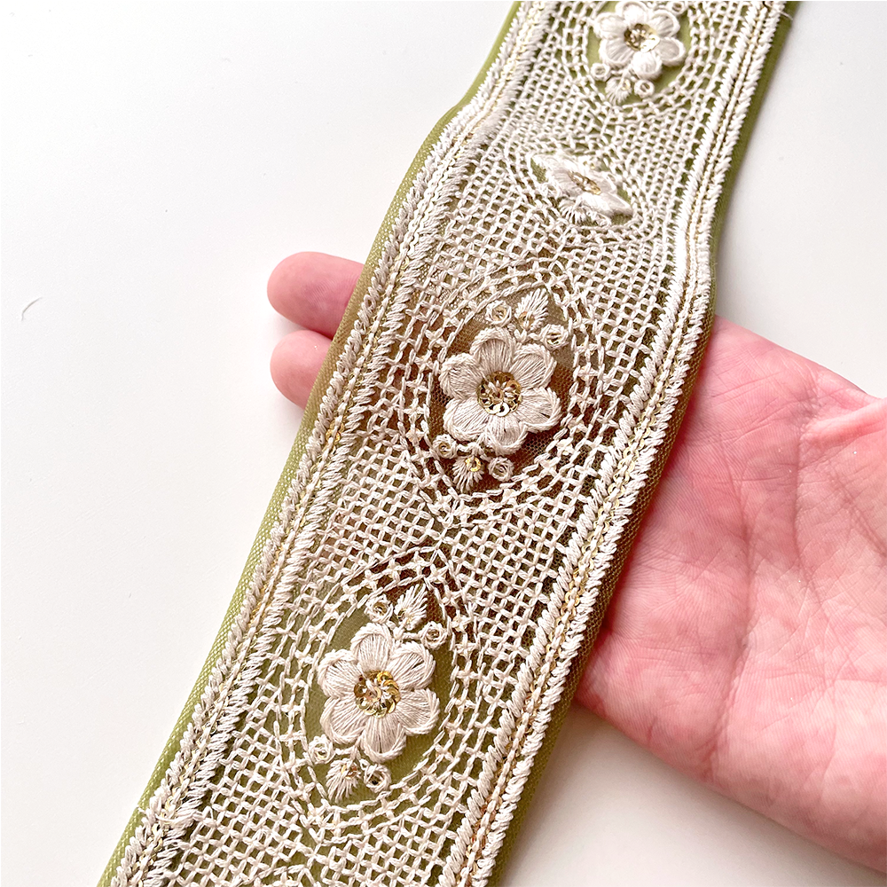 506 【 幅:6cm 】 インド刺繍リボン ライトグリーン チュール ホワイト