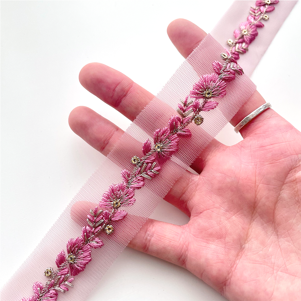 542 【 幅:2cm 】 インド刺繍リボン フォギーローズ チュール 仮縫いなし