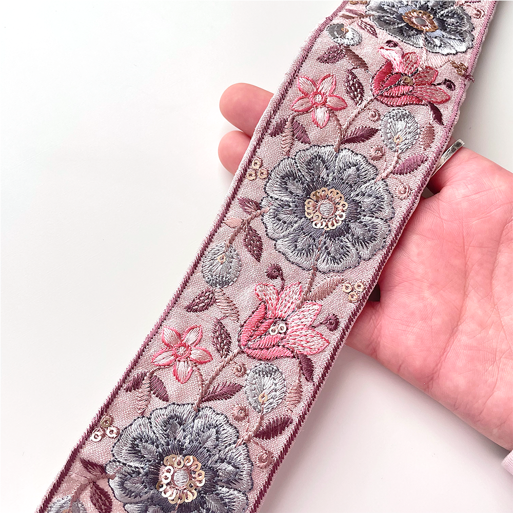 629 【 幅:5.5cm 】 インド刺繍リボン ピンク 布地 水色 ブルー