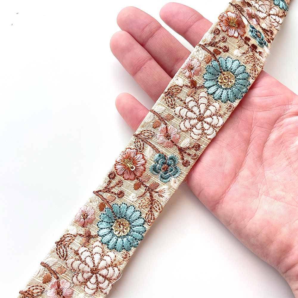 671 【 幅:3.5cm 】 インド刺繍リボン クリーム 布地 ブルー ピンク ホワイト