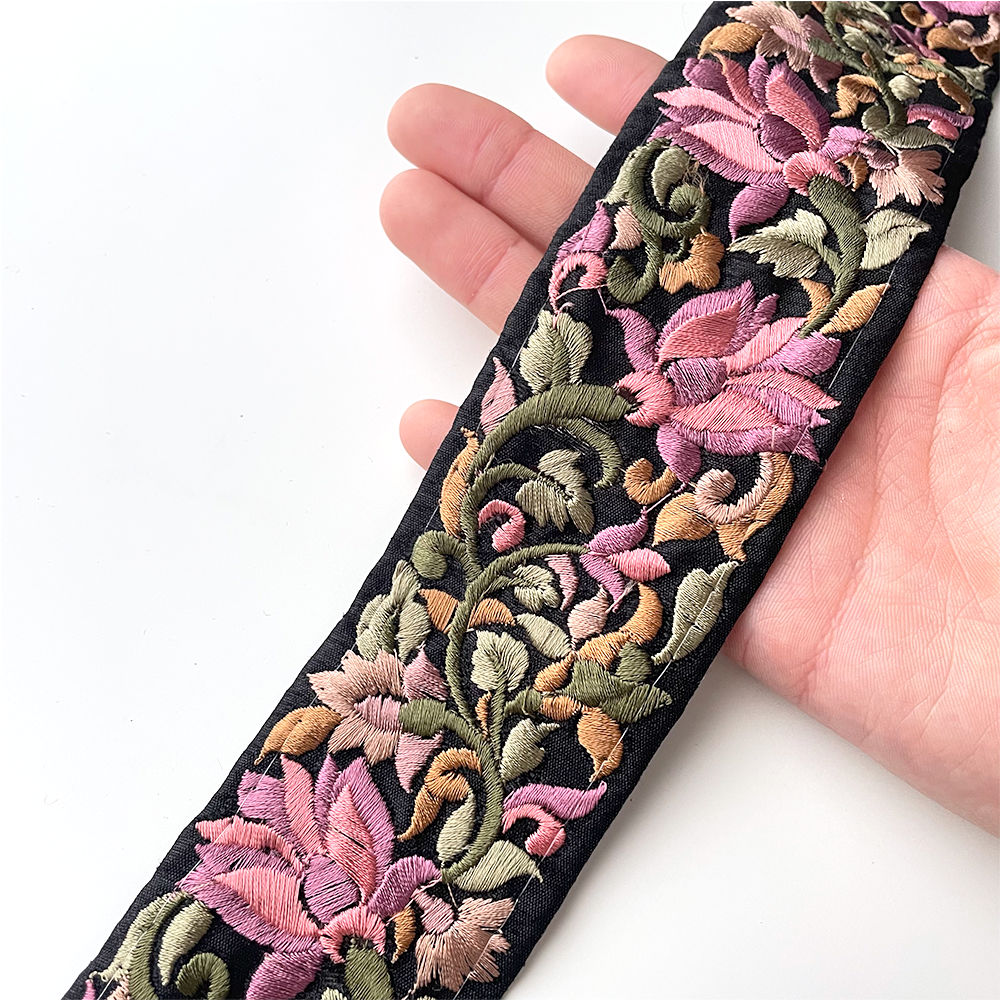677 【 幅:5.5cm 】 インド刺繍リボン ブラック 布地 ピンク グリーン ベージュ