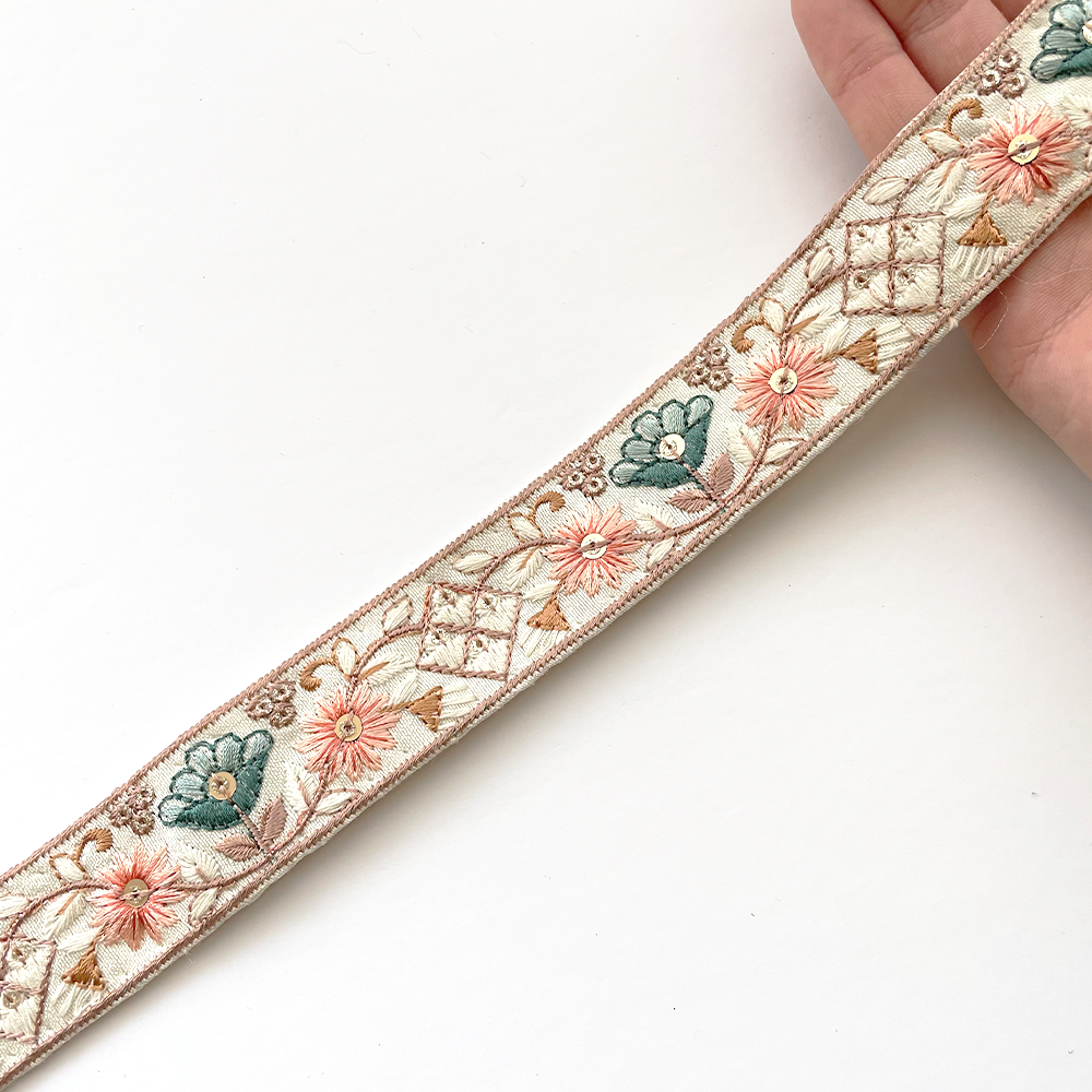 905 【 幅:3cm 】 インド刺繍リボン ミント 布地 サーモン グリーン