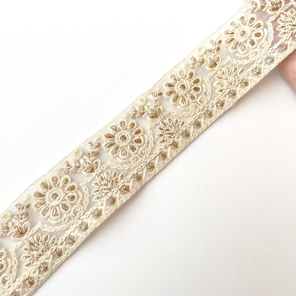 948 【 幅:4cm 】 インド刺繍リボン ホワイト チュール ブラウンゴールド