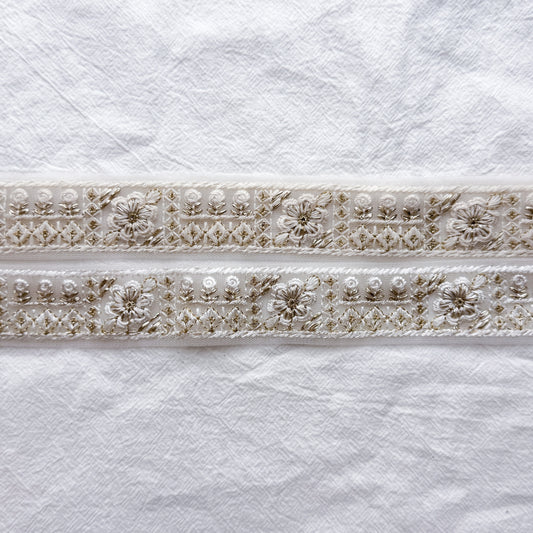 S404 インド刺繍リボン 3cm幅 チュール