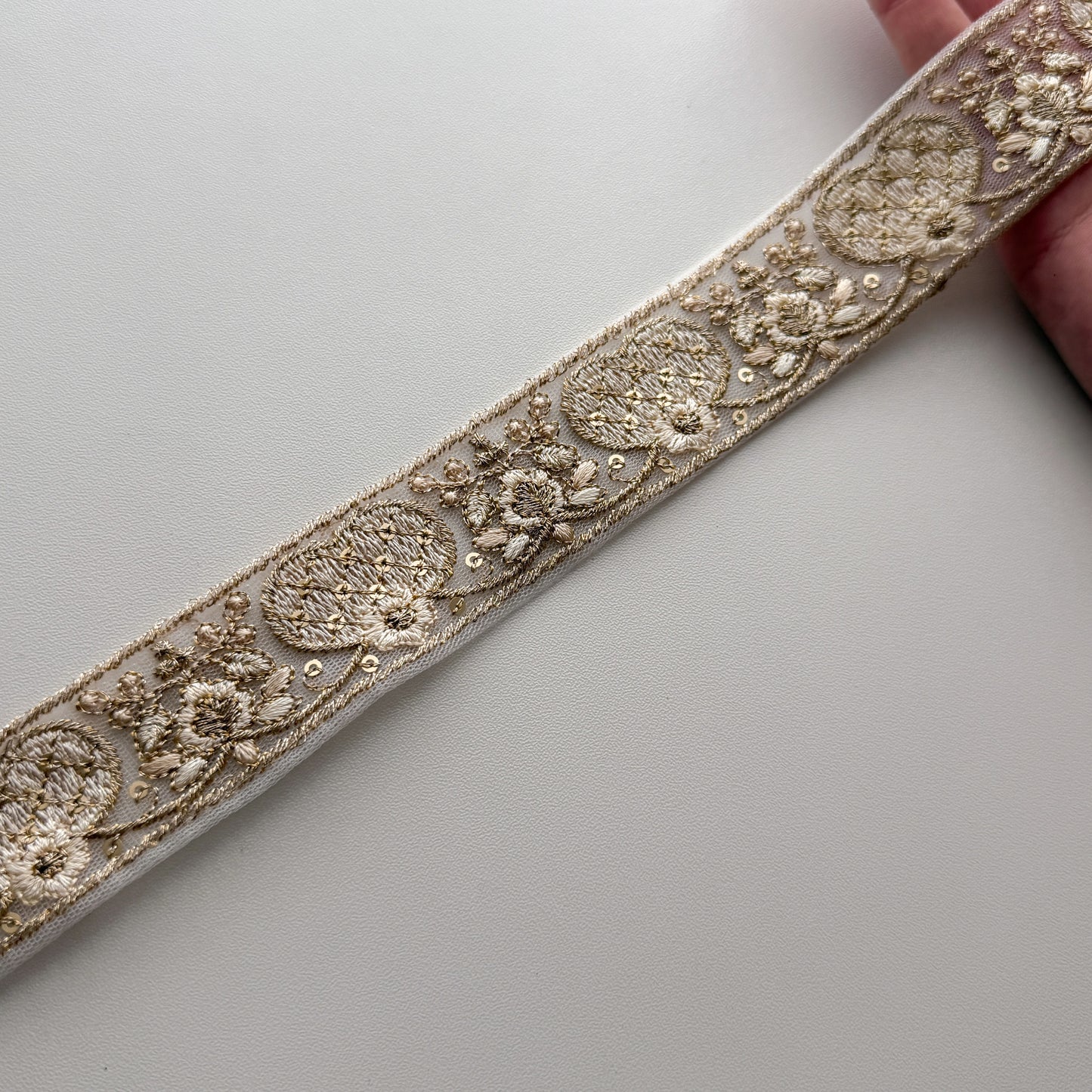 S376 インド刺繍リボン 3cm幅 チュール ハート