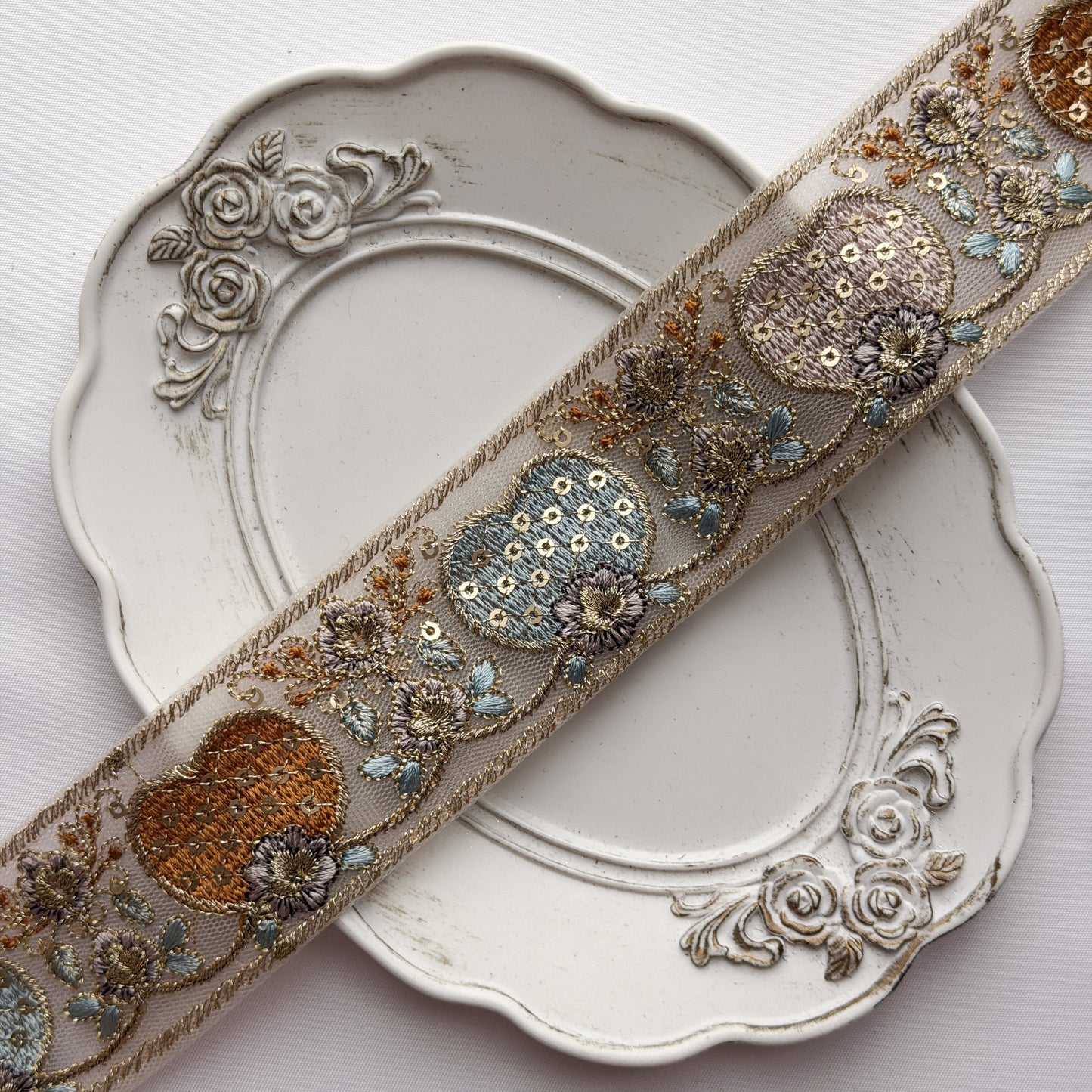 S412 インド刺繍リボン 4cm幅 チュール