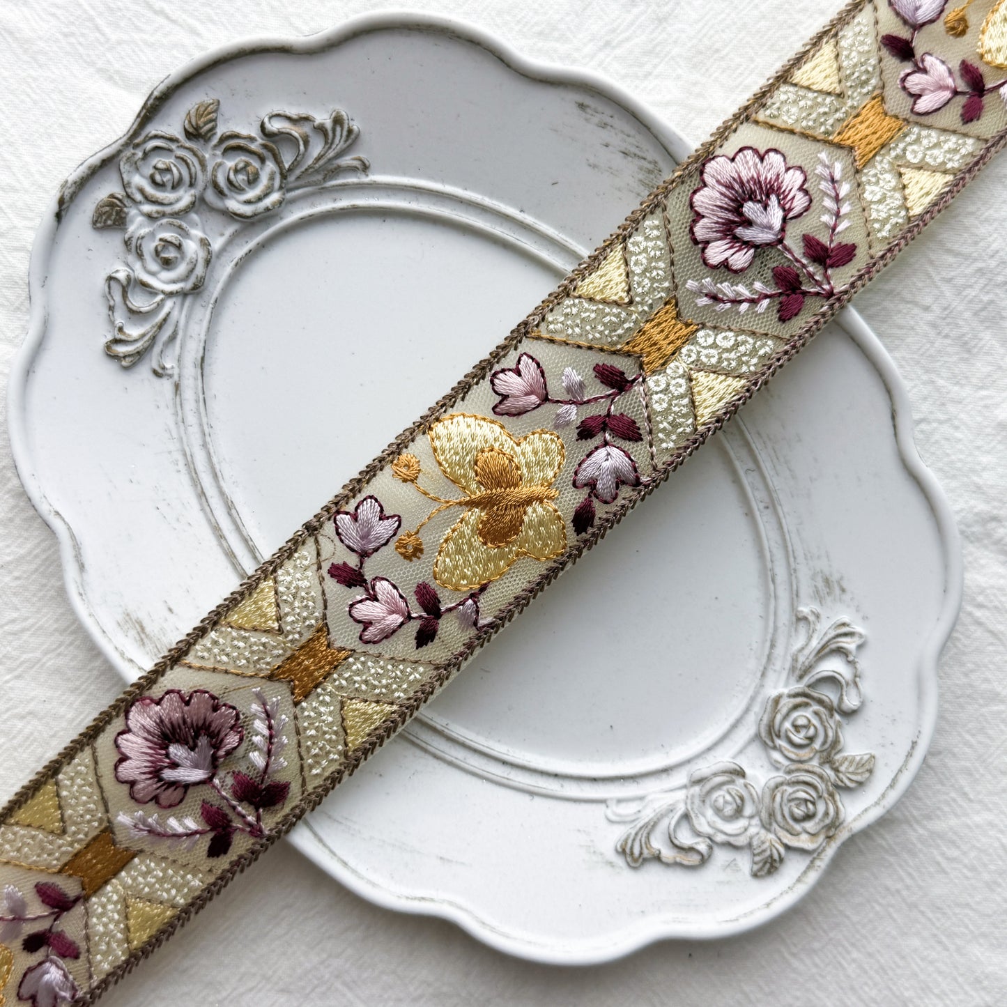 S405 インド刺繍リボン 3.5cm幅 チュール