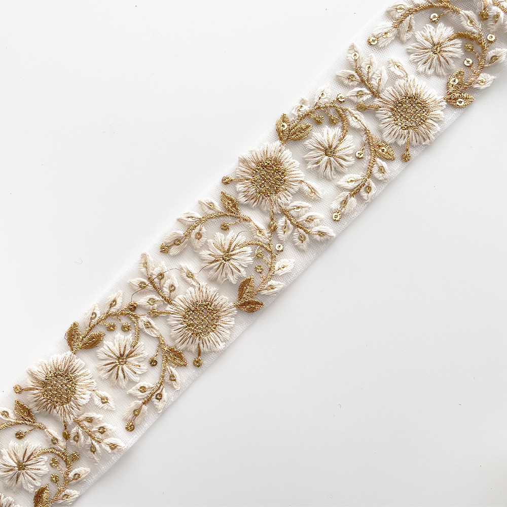1003 【 幅：5.5cm 】 インド刺繍リボン　ホワイト　チュール　ホワイト　ゴールド