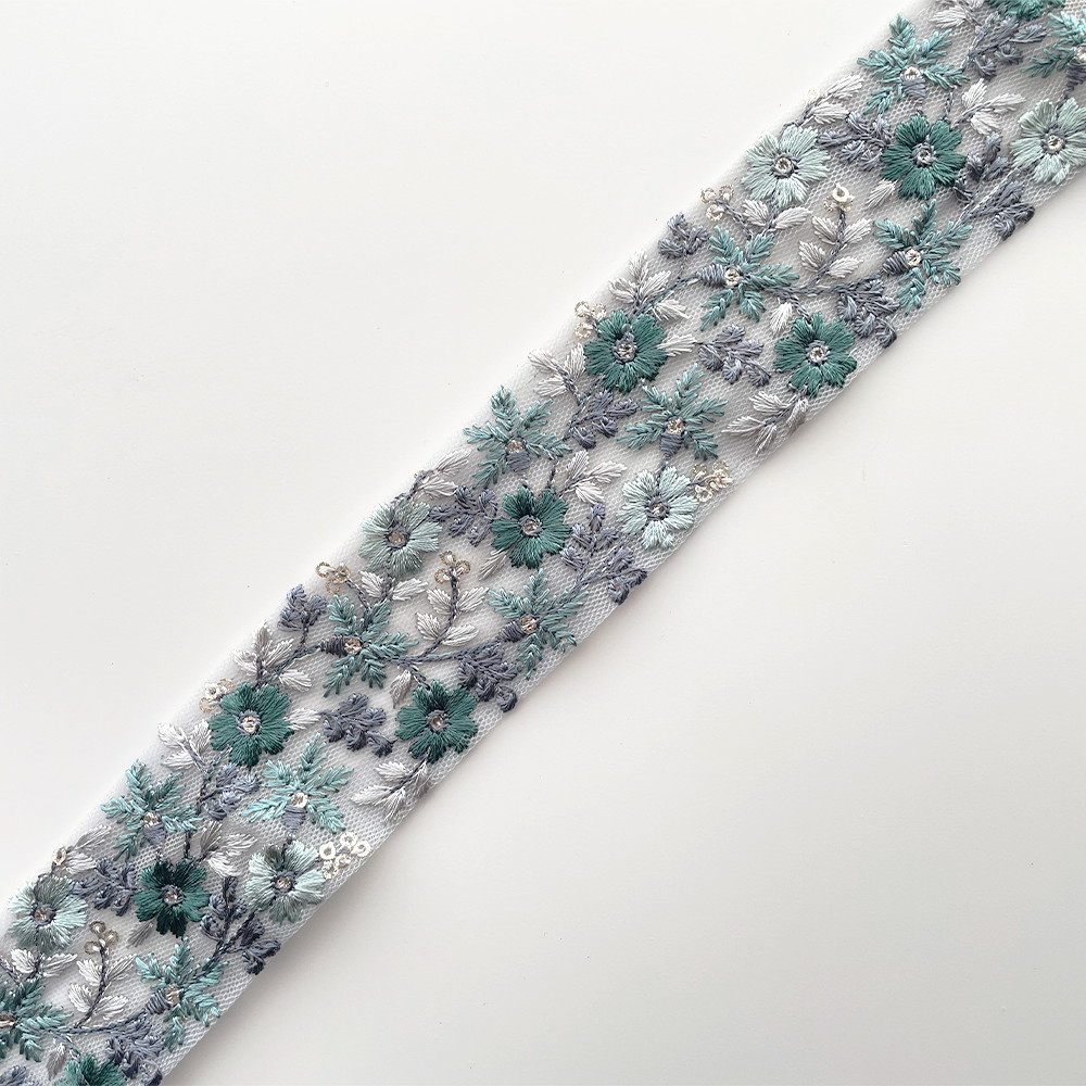 1015 【 幅：4.5cm 】 インド刺繍リボン　ブルー　チュール　グリーン