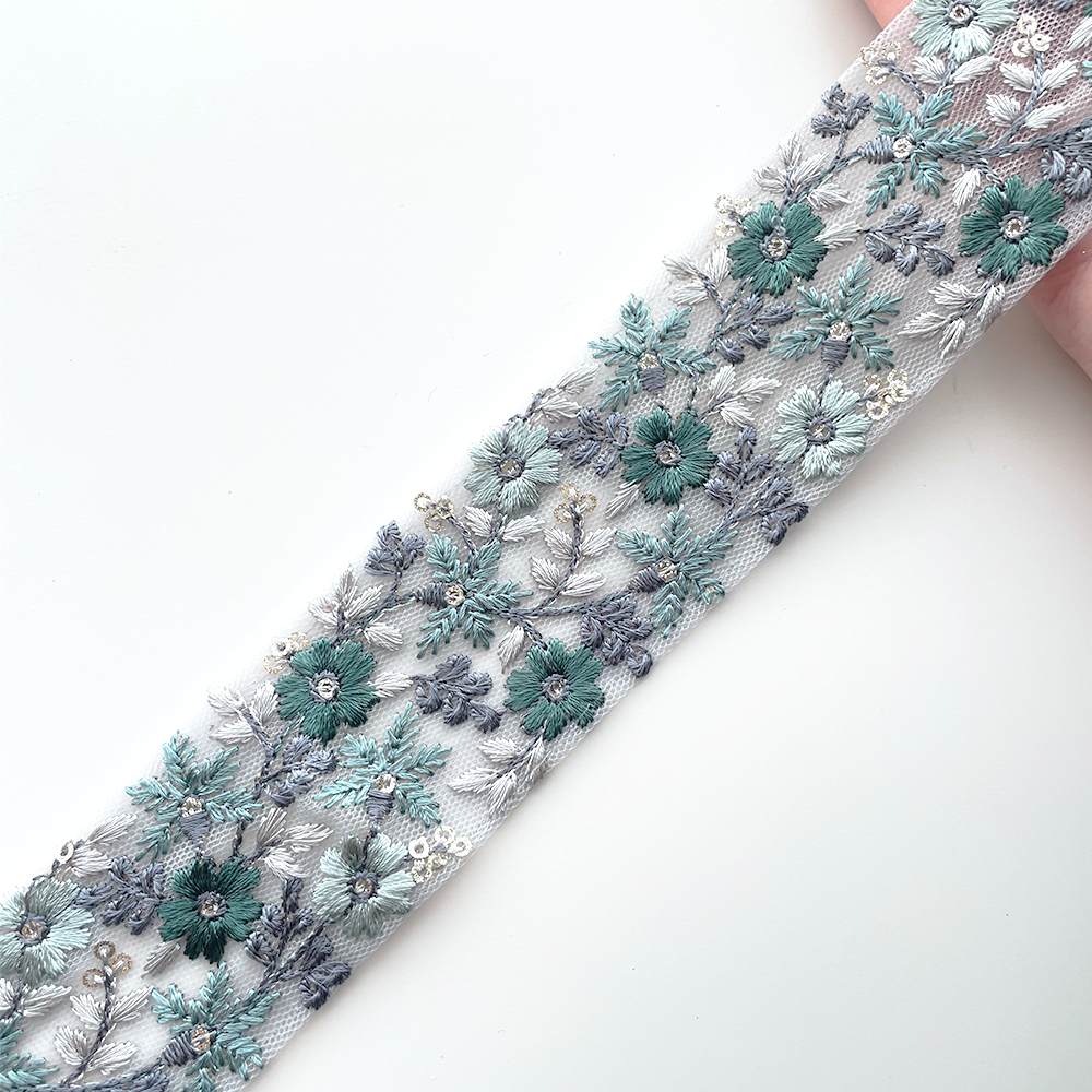 1015 【 幅：4.5cm 】 インド刺繍リボン　ブルー　チュール　グリーン