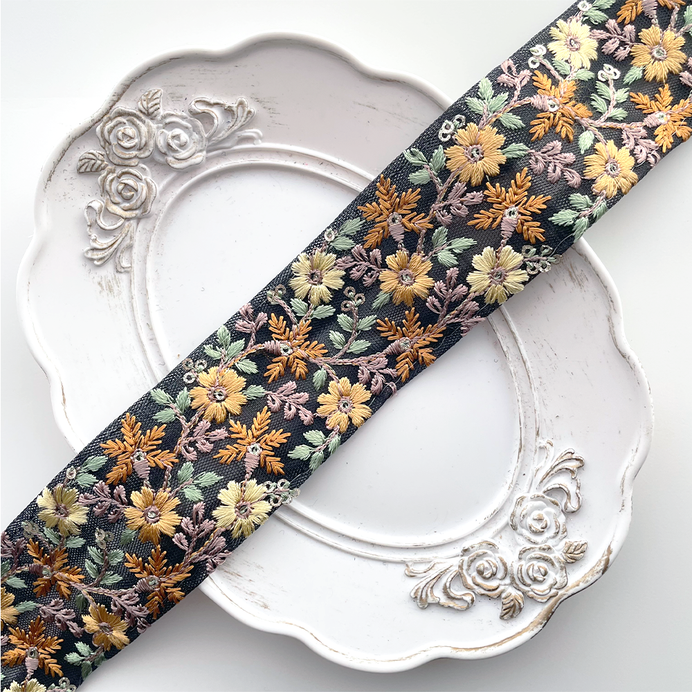 1016 【 幅：4.5cm 】 インド刺繍リボン　ブラック　チュール　イエロー