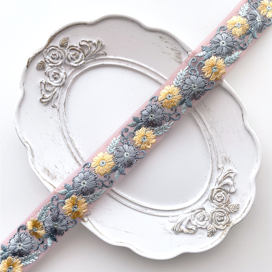 1021 【 幅：2.5cm 】 インド刺繍リボン　ピンク　チュール　ブルー　イエロー