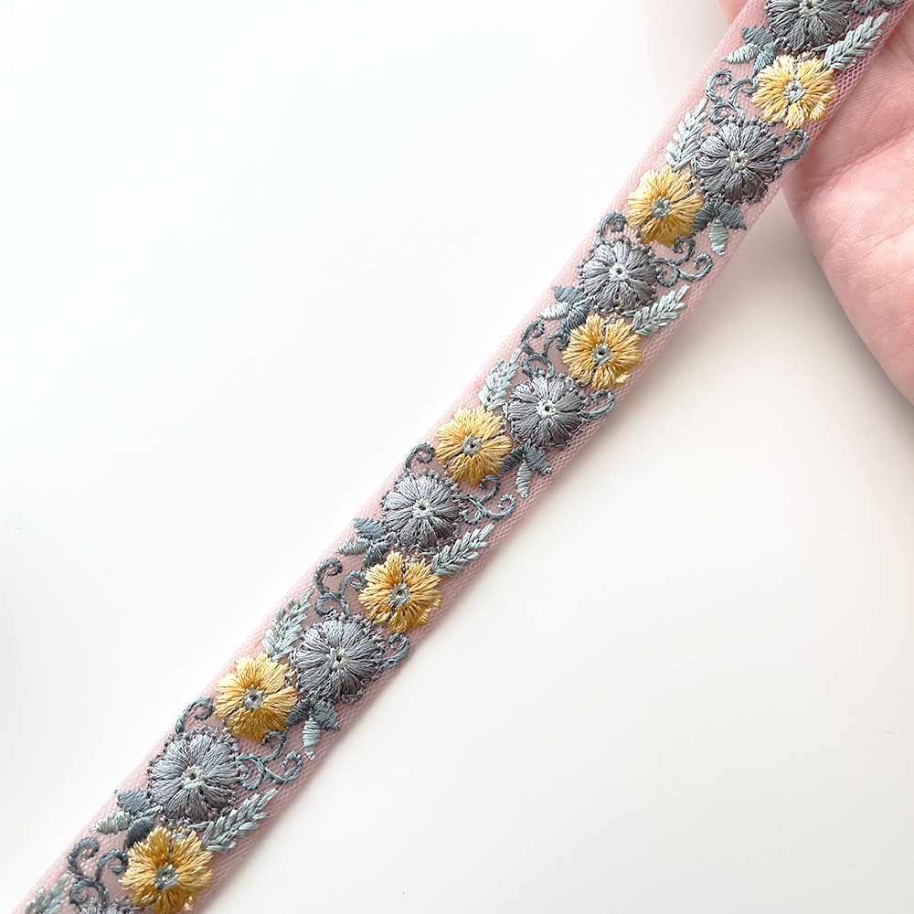 1021 【 幅：2.5cm 】 インド刺繍リボン　ピンク　チュール　ブルー　イエロー