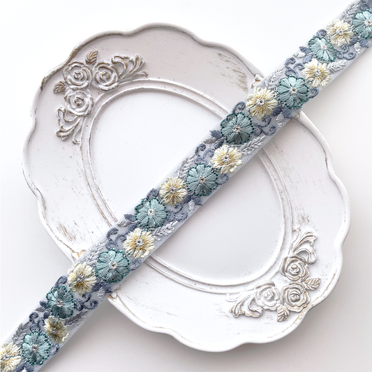 1025 【 幅：2.5cm 】 インド刺繍リボン　ブルー　チュール　グリーン　ライム