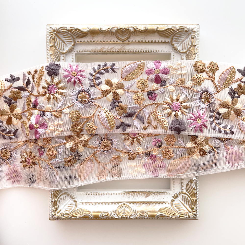 1027 【 幅：5.5cm 】 インド刺繍リボン　ホワイト　チュール　パープル　ゴールド　グリーン
