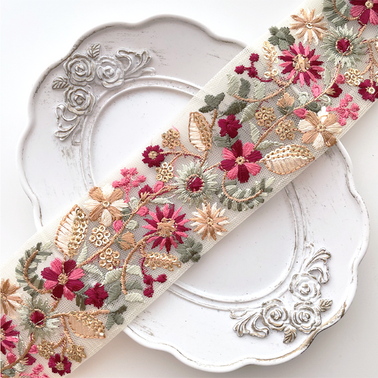 1028 【 幅：5.5cm 】 インド刺繍リボン　ライトグリーン　チュール　レッド　グリーン　ゴールド