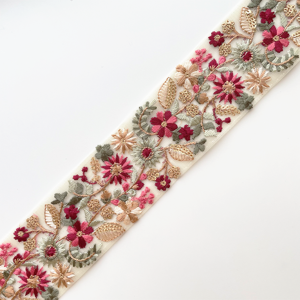 1028 【 幅：5.5cm 】 インド刺繍リボン　ライトグリーン　チュール　レッド　グリーン　ゴールド