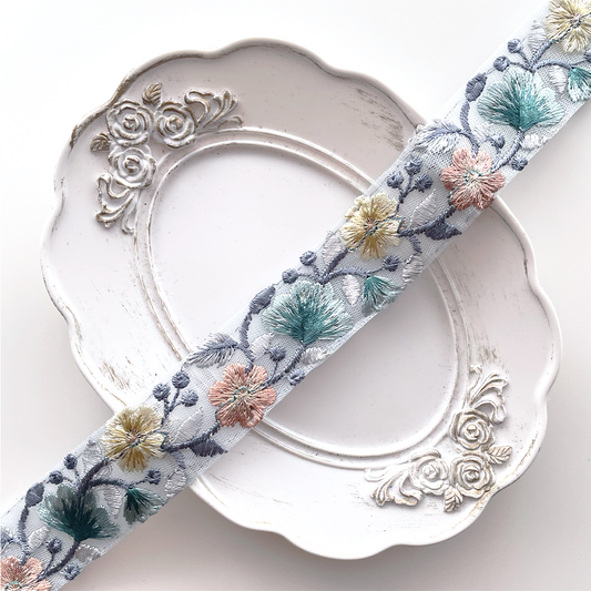 1041 【 幅：3cm 】 インド刺繍リボン　ブルー　チュール　グリーン　イエロー