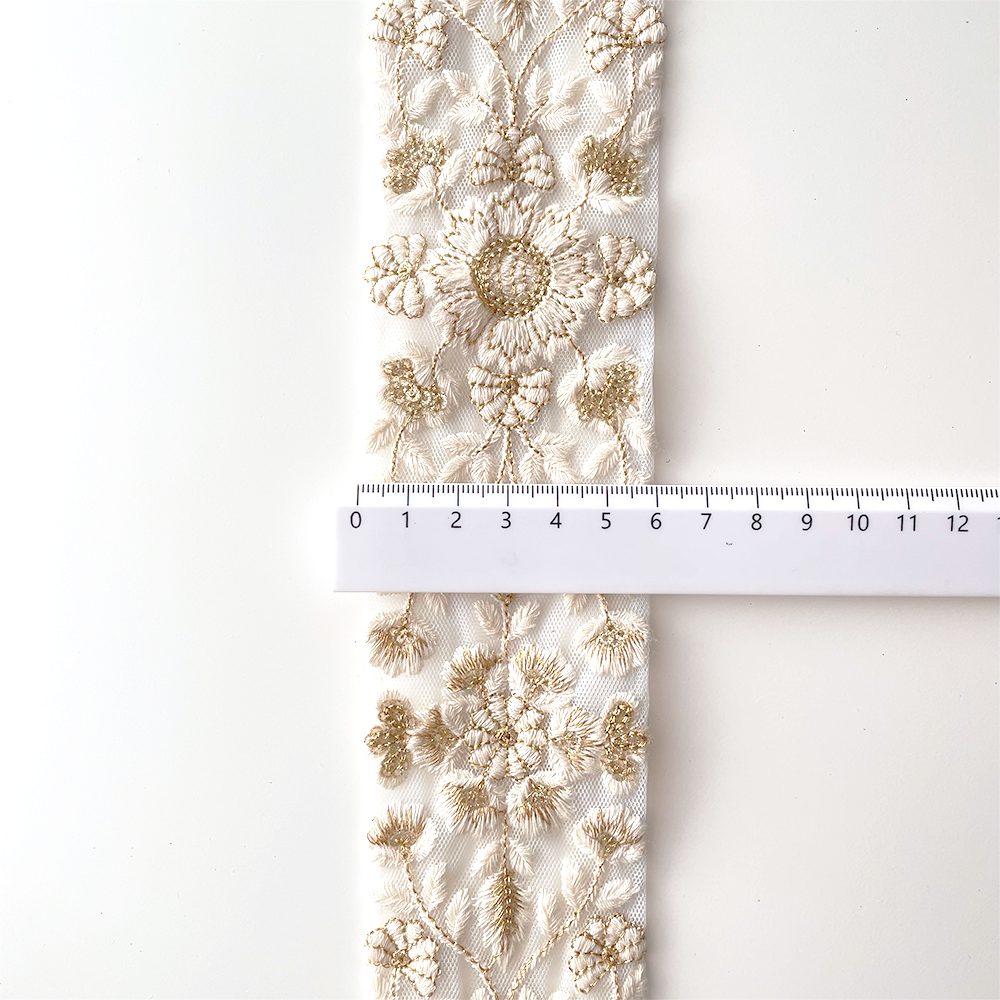 1043 【 幅：5.5cm 】 インド刺繍リボン　ホワイト　チュール　ゴールド