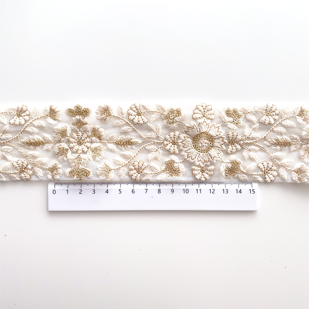 1043 【 幅：5.5cm 】 インド刺繍リボン　ホワイト　チュール　ゴールド