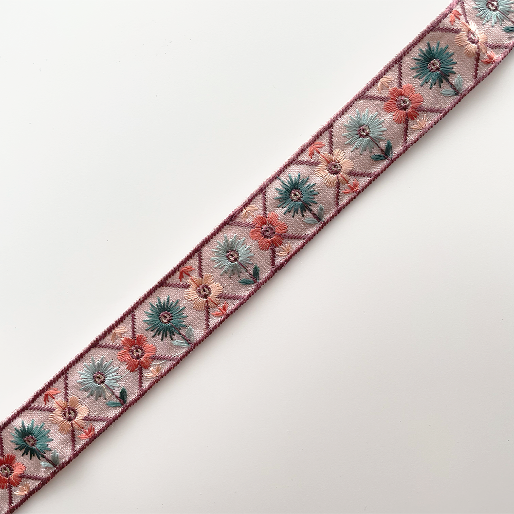1048 【 幅：2.5cm 】 インド刺繍リボン　ピンク　布地　グリーン　オレンジ