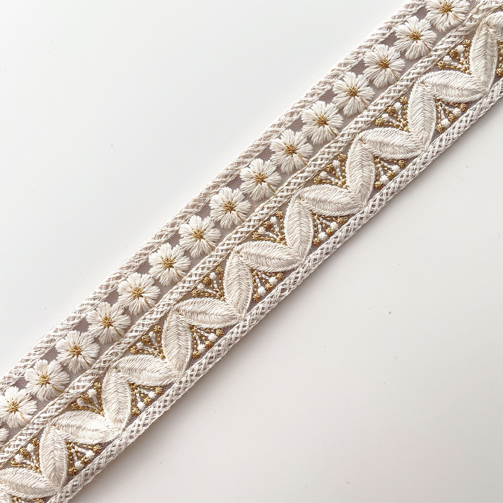1052 【 幅：5cm 】 インド刺繍リボン　ピンク　チュール　ホワイト　ゴールド