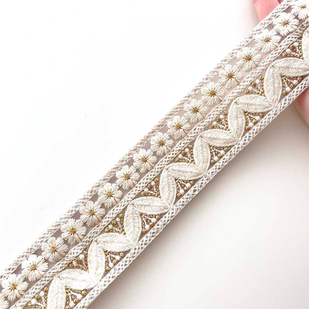 1052 【 幅：5cm 】 インド刺繍リボン　ピンク　チュール　ホワイト　ゴールド