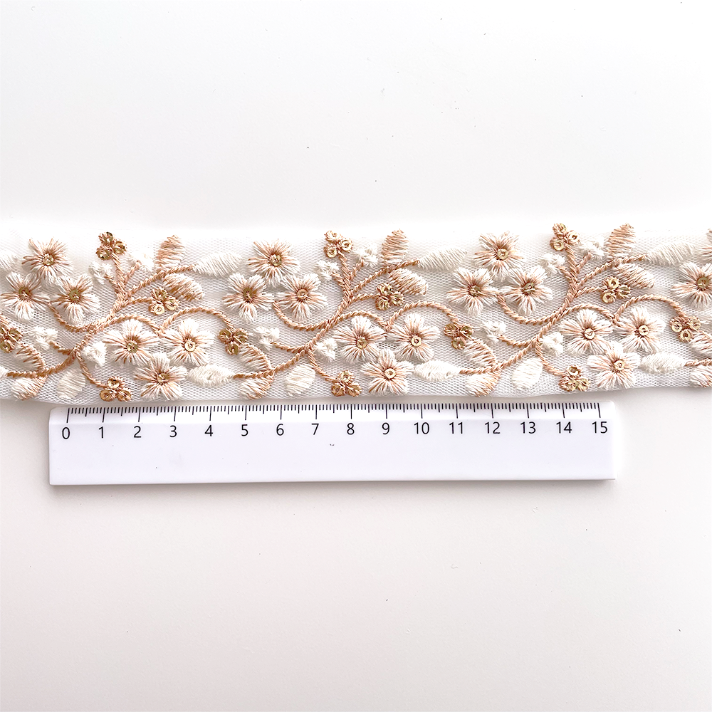 1053 【 幅：5cm 】 インド刺繍リボン　ホワイト　チュール　ピンクベージュ