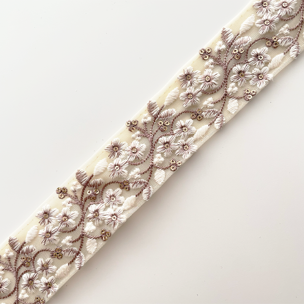1054 【 幅：5cm 】 インド刺繍リボン　クリーム　チュール　パープルベージュ　ホワイト