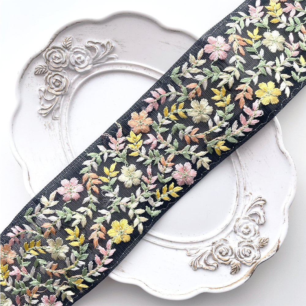 1069 【 幅：5.5cm 】 インド刺繍リボン　ブラック　チュール　イエロー　オレンジ　グリーン