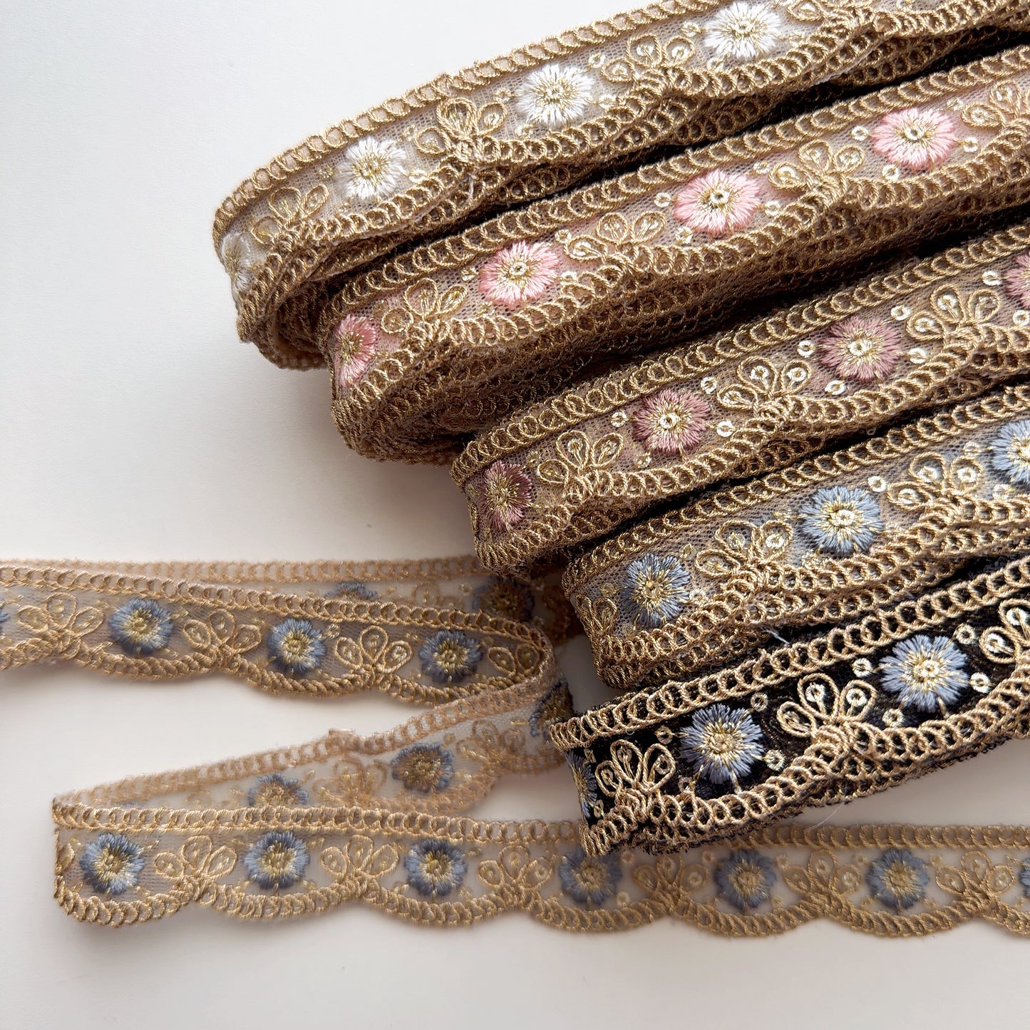 S375 インド刺繍リボン 2.5cm幅 チュール ザリ