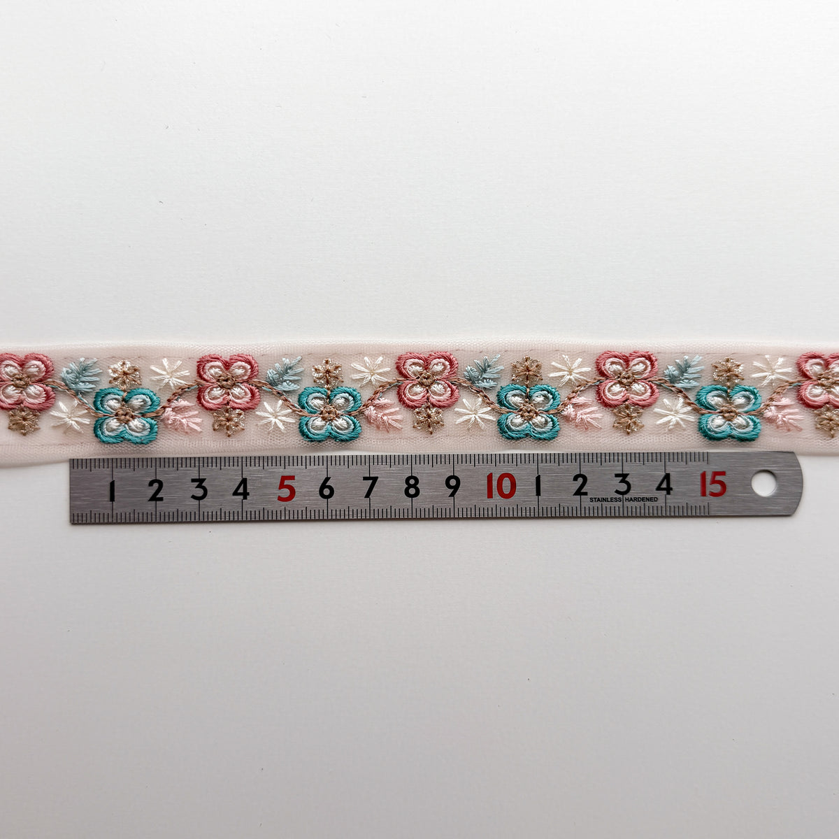S415 インド刺繍リボン 2.5cm幅 チュール