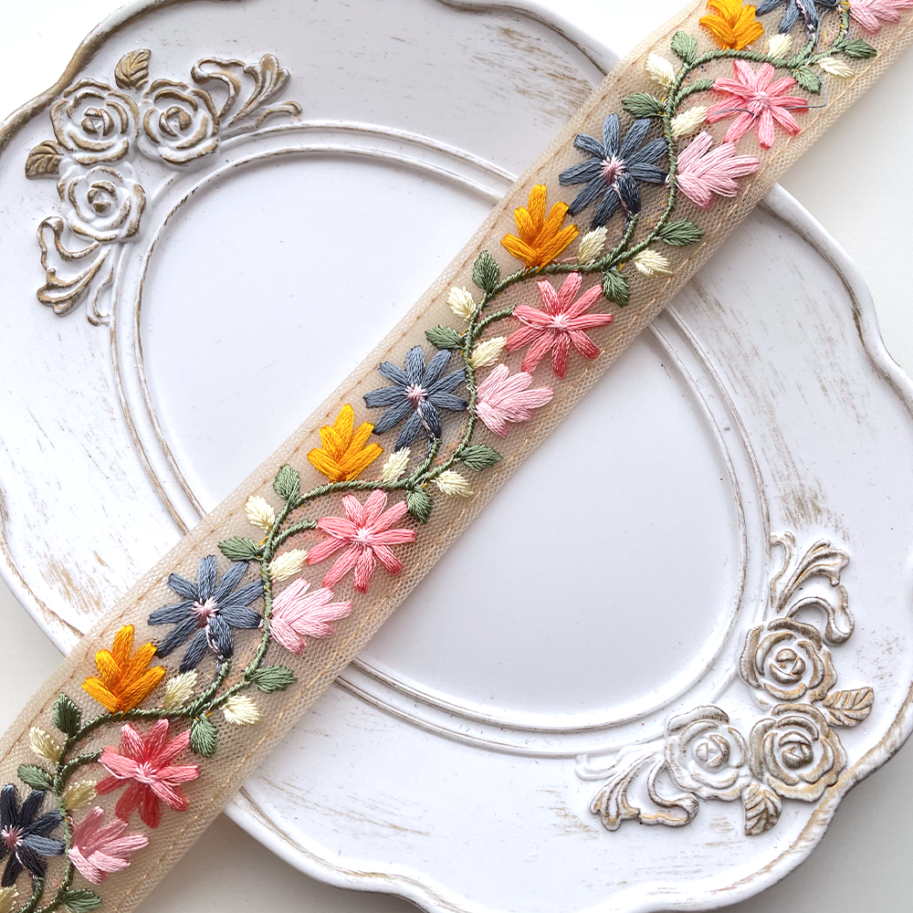 184 【 幅：3.5cm 】 インド刺繍リボン　ベージュ　チュール　ブルー　ピンク
