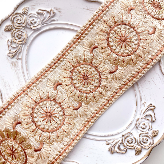 199 【 幅：6.5cm 】 インド刺繍リボン　ホワイト　布地　ベージュ