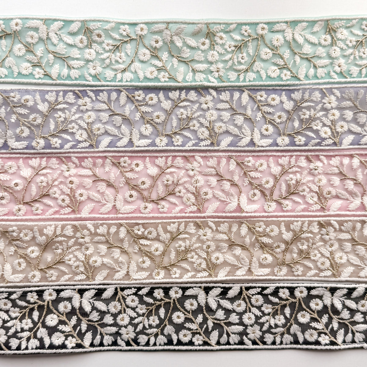 S418 インド刺繍リボン 5cm幅 チュール