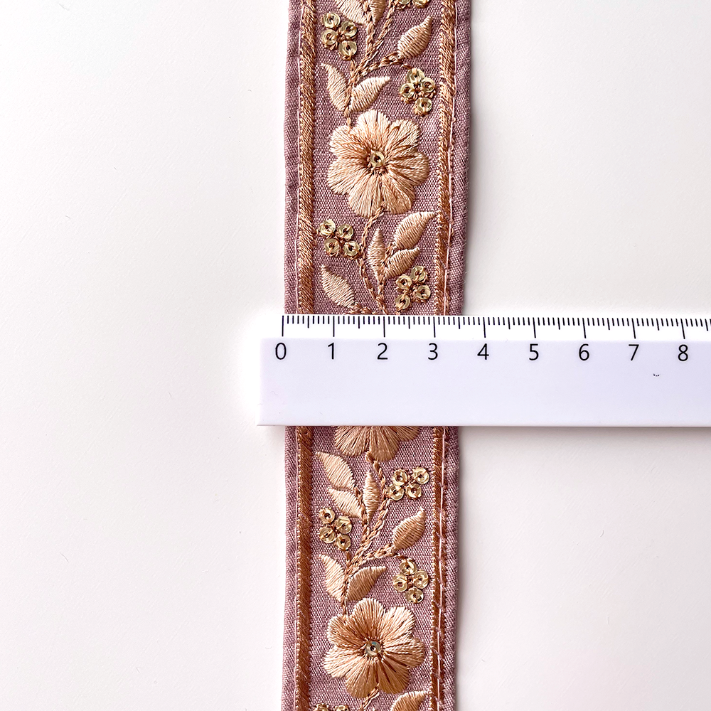 203 【 幅：3.5cm 】 インド刺繍リボン　ピンク　布地　ベージュ　ゴールド