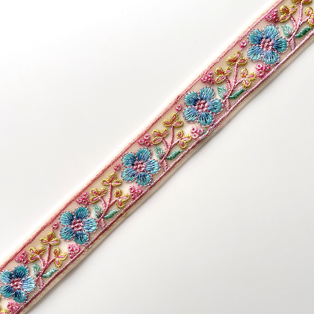 251 【 幅：3cm 】 インド刺繍リボン　ベージュ　チュール　ブルー