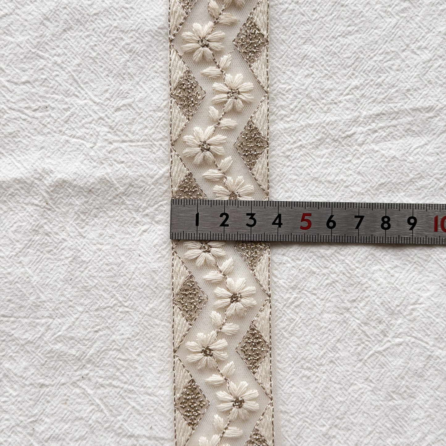 S401 インド刺繍リボン 4cm幅 チュール