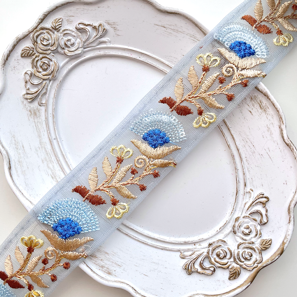 277 【 幅：3.5cm 】 インド刺繍リボン　水色　チュール　