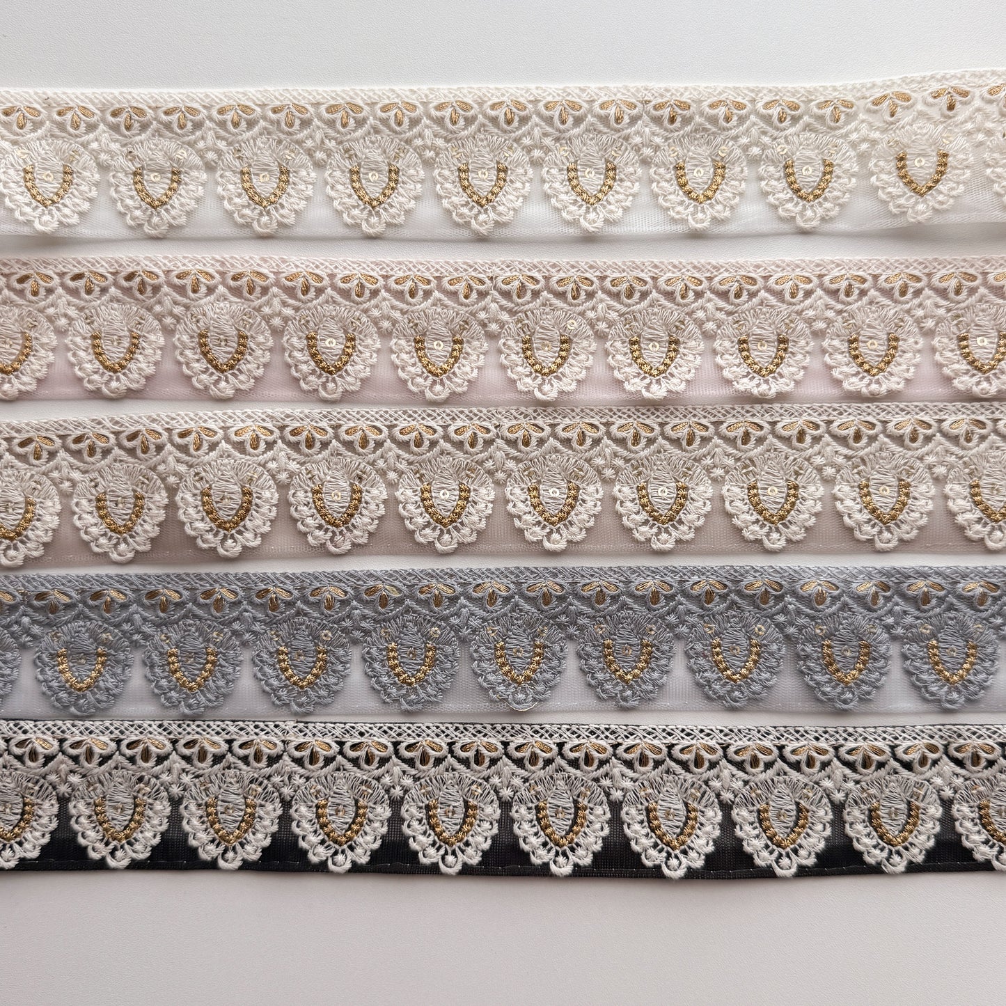 S380 インド刺繍リボン 4cm幅 チュール サークルフラワー