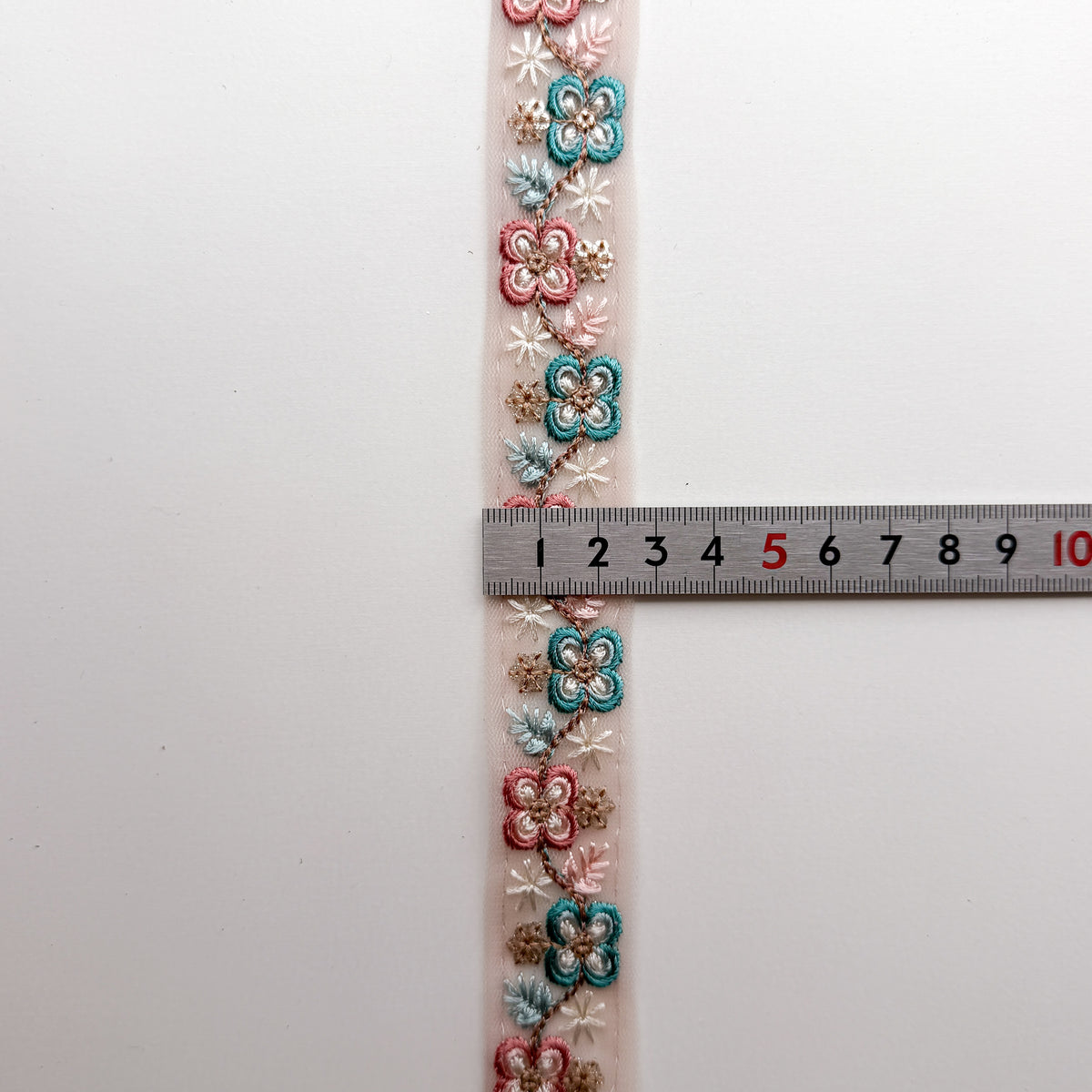 S415 インド刺繍リボン 2.5cm幅 チュール