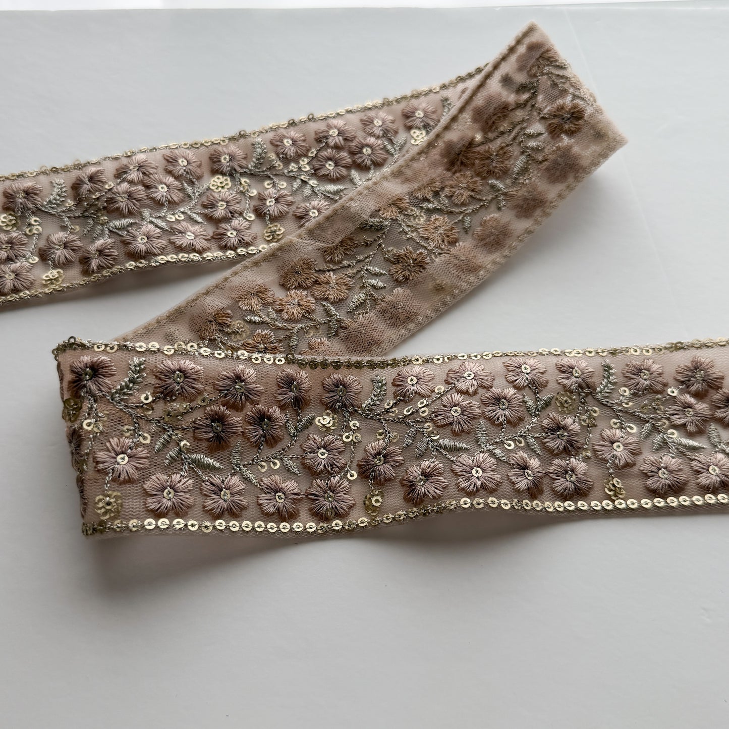 S353 インド刺繍リボン 5.5cm幅 チュール ミルフルール